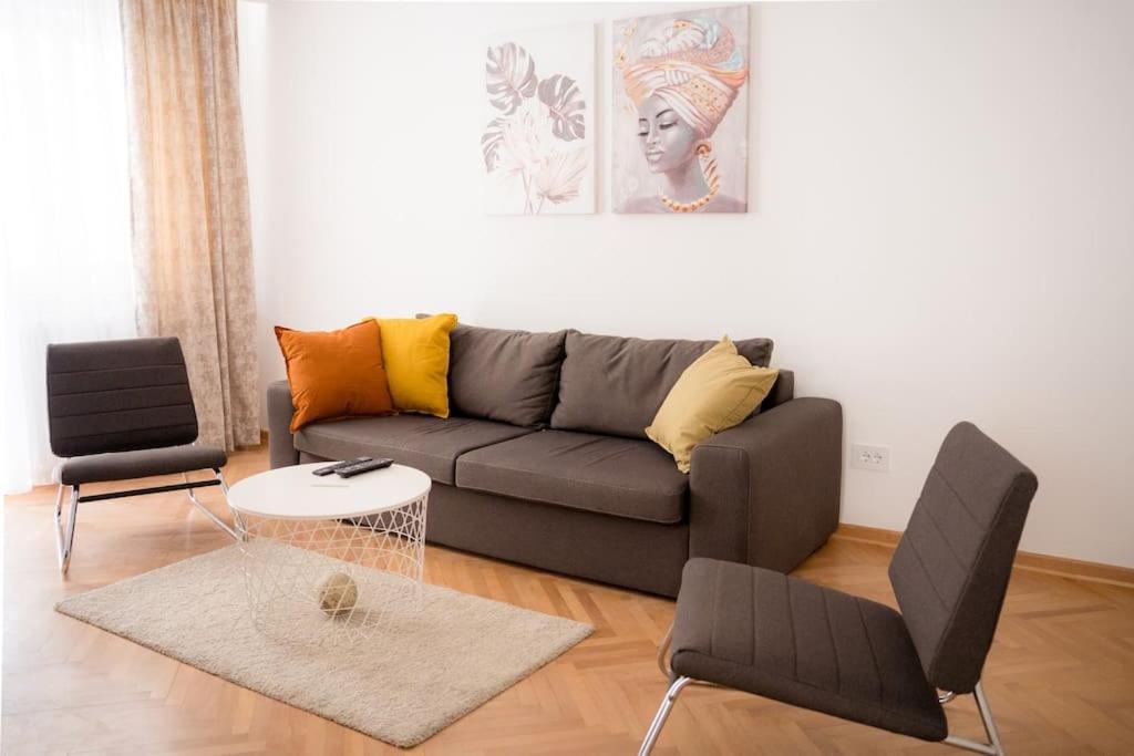 Downtown, Spacious, 2 Bedroom Apartment Βελιγράδι Εξωτερικό φωτογραφία
